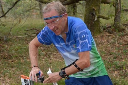 christophe pendant une compétition de course d'orientation